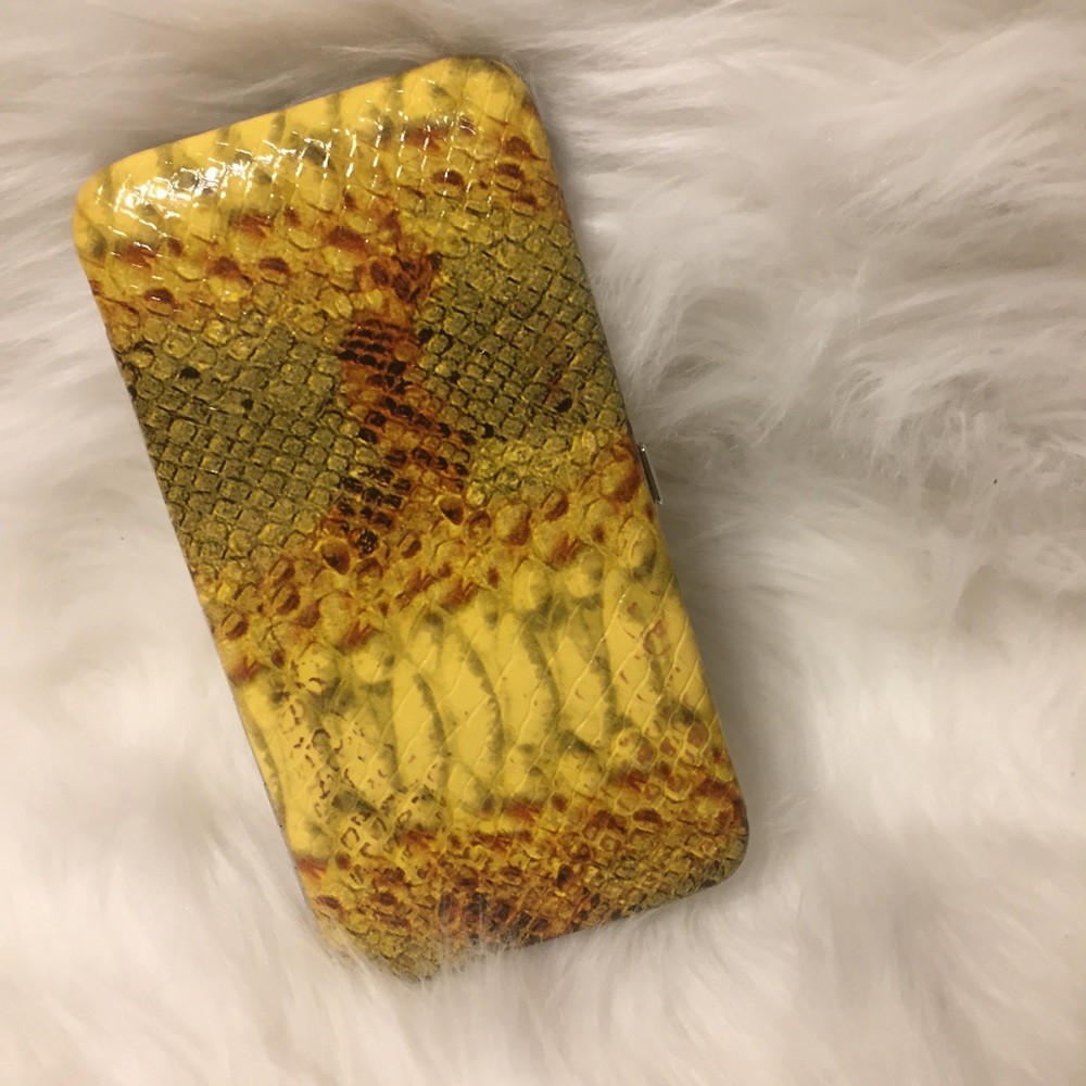 🏵 Yellow Snakeskin Hard Wallet